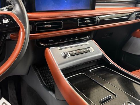 Used 2025 Lincoln Aviator Reserve w/ Equipment Group 201A AWD/4WD image 8