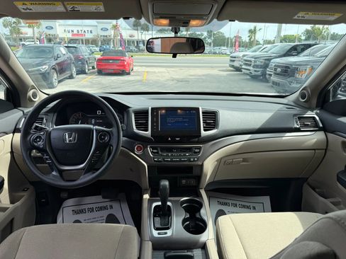 Used 2017 Honda Pilot EX image 8