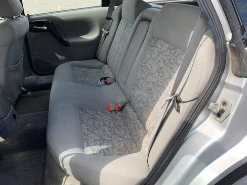 Used 2003 Saturn L-Series LW300 w/ Convenience Pkg image 21