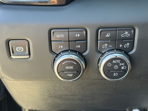 Used 2025 GMC Sierra 2500 AT4 w/ AT4 Premium Plus Package AWD/4WD image 22