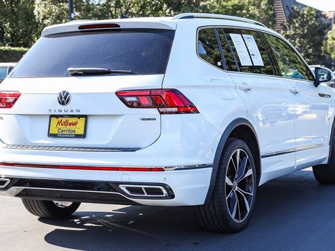 Used 2022 Volkswagen Tiguan SEL R-Line image 11