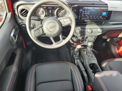 Used 2026 Jeep Wrangler Unlimited Rubicon AWD/4WD image 10