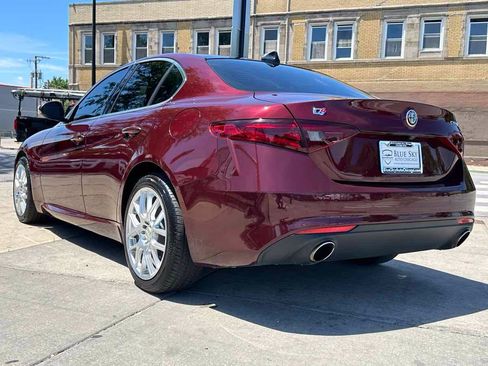 Used 2017 Alfa Romeo Giulia AWD image 7