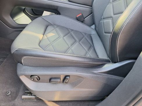 Used 2024 Volkswagen Atlas SE image 28