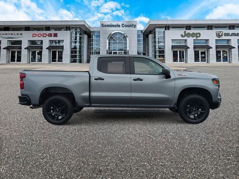 Used 2025 Chevrolet Silverado 1500 Custom Trail Boss AWD/4WD image 9