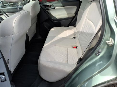 Used 2017 Subaru Forester 2.5i Premium w/ All-Weather Package image 12