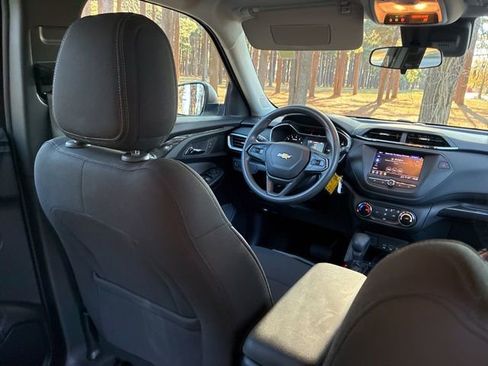 Used 2023 Chevrolet TrailBlazer LS image 25