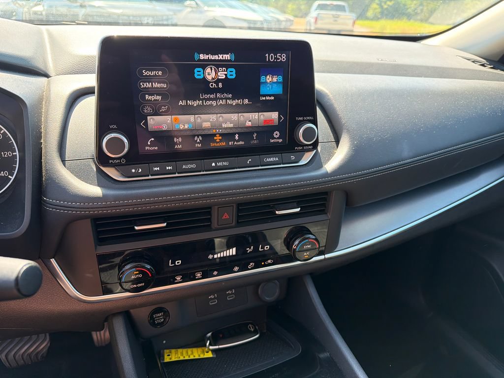 Used 2025 Nissan Rogue SV FWD image 28
