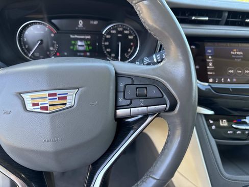 Certified 2025 Cadillac XT6 Premium Luxury image 32