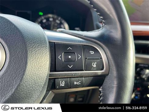 Used 2017 Lexus LX 570 4WD w/ Luxury Package image 29