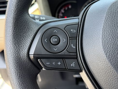 Used 2024 Toyota RAV4 XLE FWD image 19