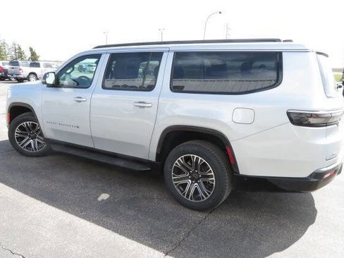 New 2026 Jeep Grand Wagoneer L 4WD image 7