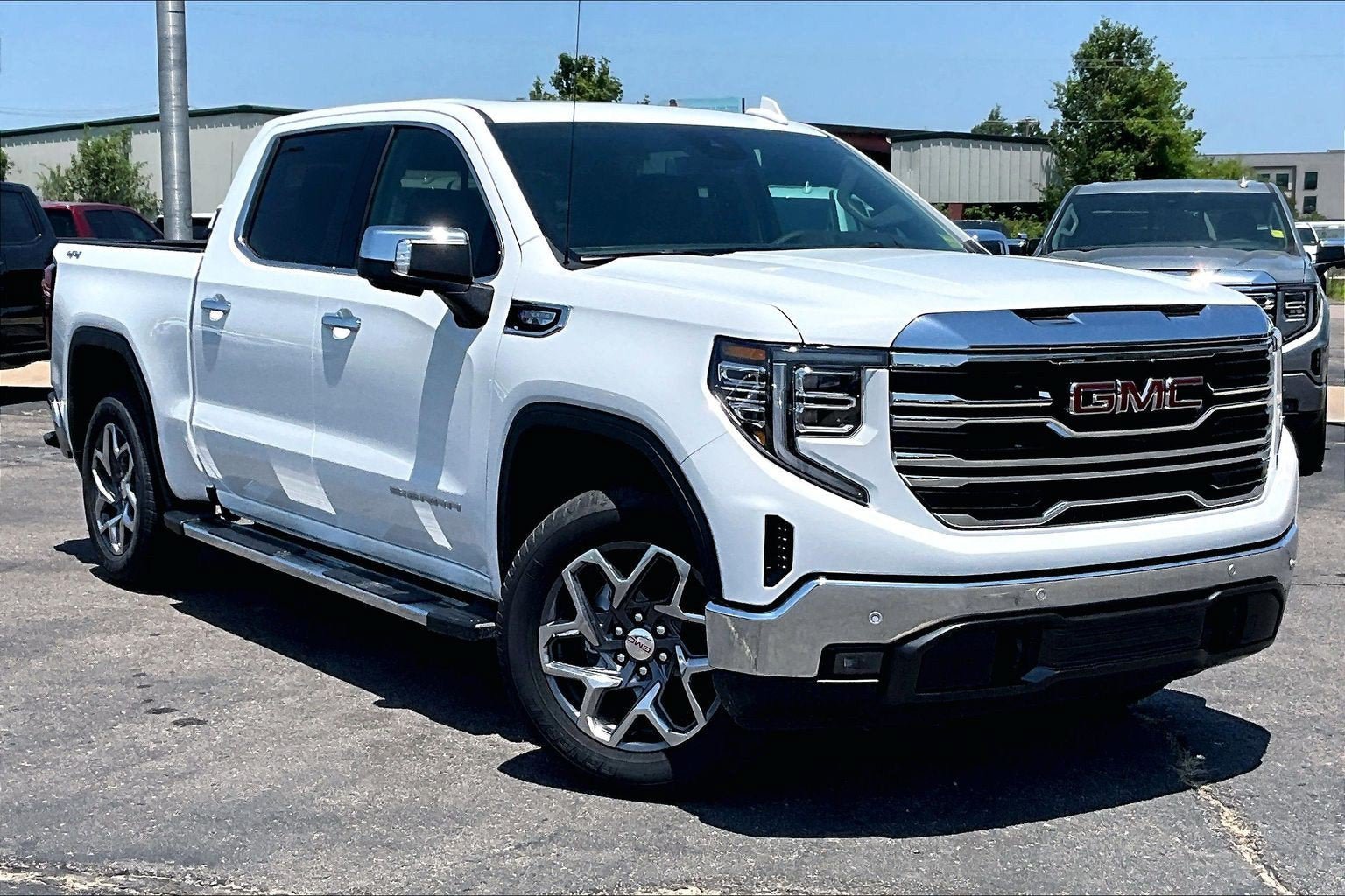 New 2026 GMC Sierra 1500 SLT AWD/4WD image 2