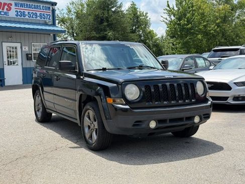 Used 2014 Jeep Patriot High Altitude FWD image 3