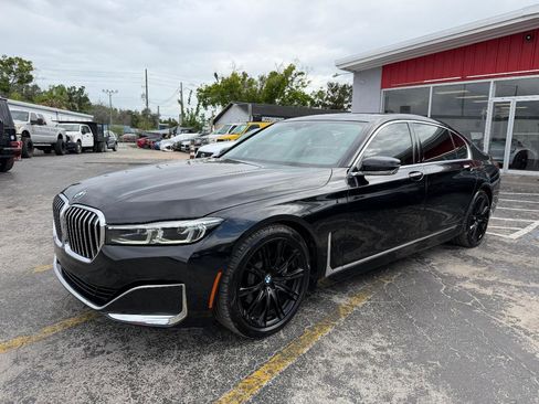 Used 2021 BMW 740i image 3