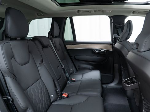 New 2026 Volvo XC90 B6 Plus image 24