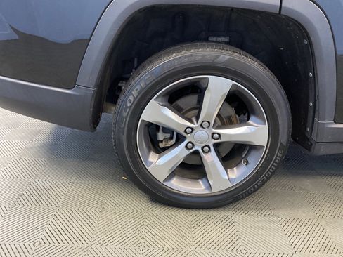 Certified 2021 Jeep Grand Cherokee L Limited image 40