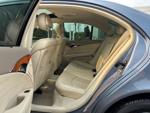 Used 2006 Mercedes-Benz E 350 4MATIC Sedan image 31