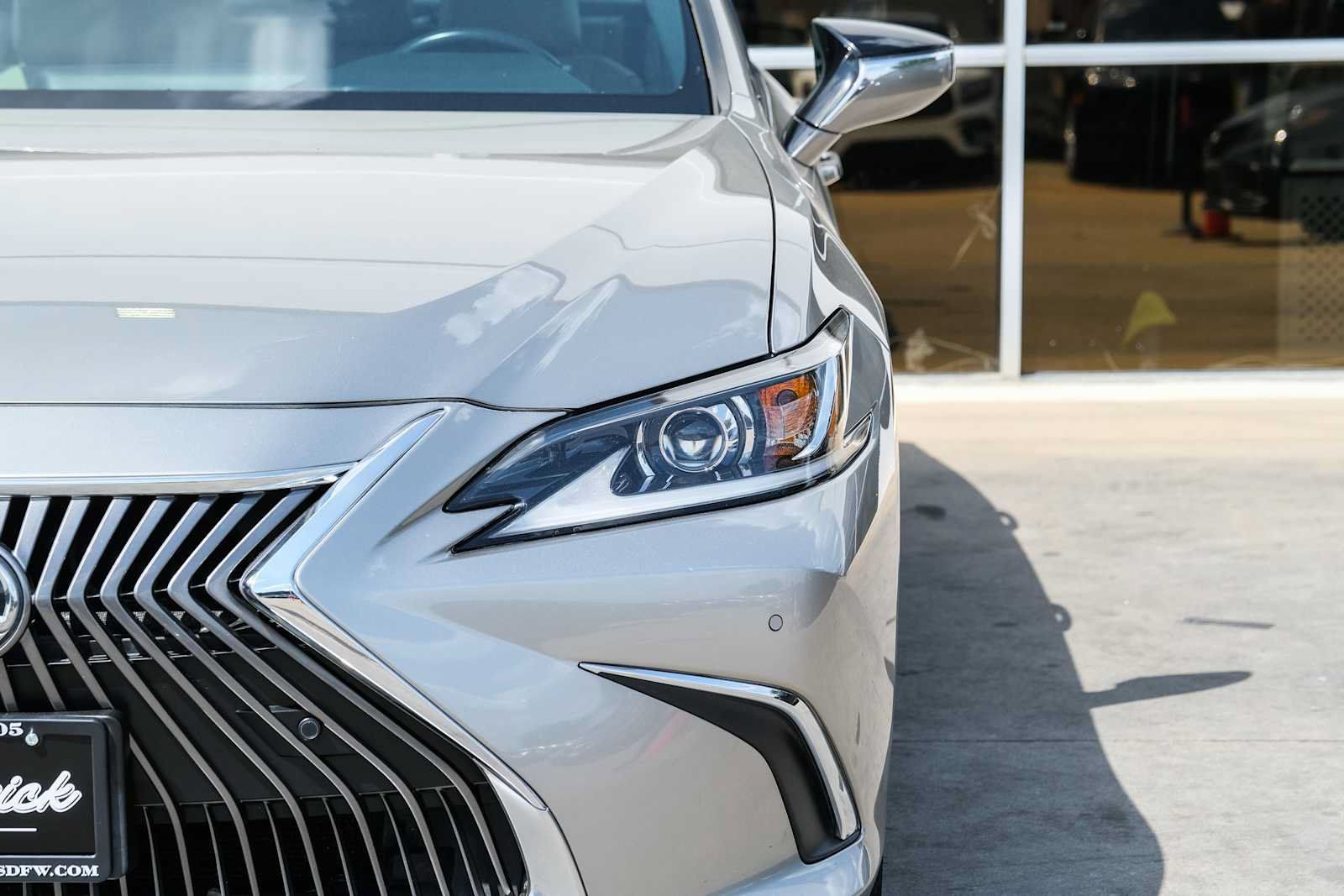 Used 2019 Lexus ES 350 w/ Premium Package FWD image 5