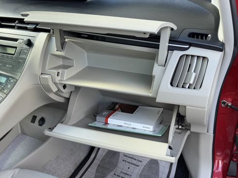 Used 2011 Toyota Prius Three image 34