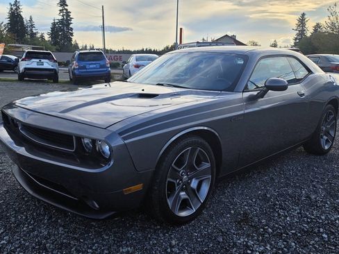 Used 2012 Dodge Challenger R/T RWD image 3
