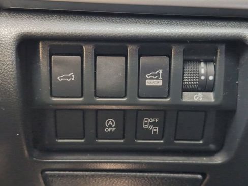 Used 2020 Subaru Forester Premium AWD/4WD image 17