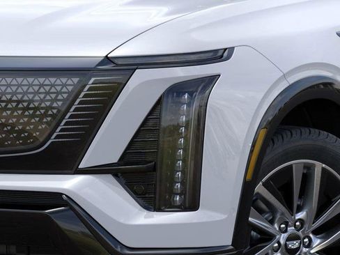 New 2026 Cadillac Vistiq Sport w/ LPO, Floor Liner Package AWD/4WD image 10