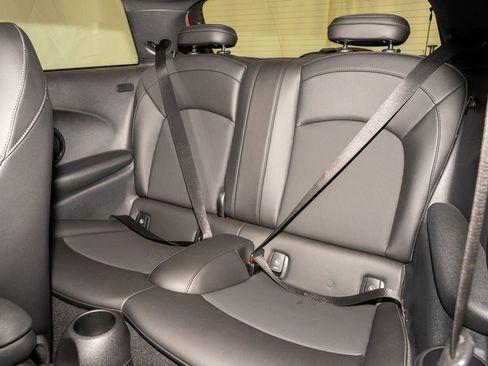 Used 2022 MINI Cooper S image 9