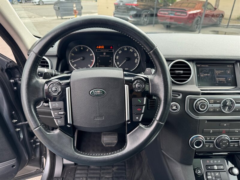 Used 2016 Land Rover LR4 HSE Silver Edition AWD/4WD image 35