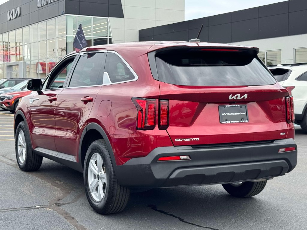 Certified 2023 Kia Sorento LX AWD/4WD image 7