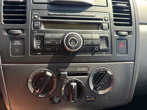 Used 2009 Nissan Versa SL w/ Convenience Pkg image 30