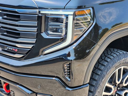 New 2026 GMC Sierra 1500 AT4 w/ AT4 Premium Package image 6