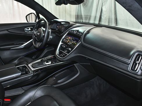 Used 2021 Aston Martin DBX AWD/4WD image 57