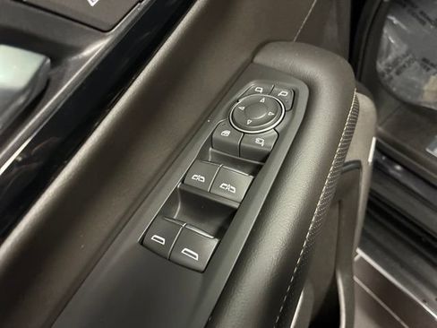 Used 2025 Chevrolet Tahoe Premier RWD image 11