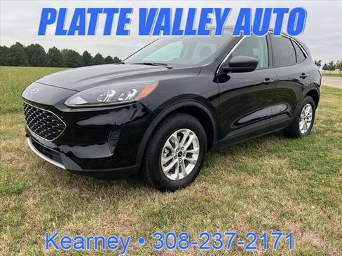 Used 2022 Ford Escape SE w/ Cold Weather Package image 1