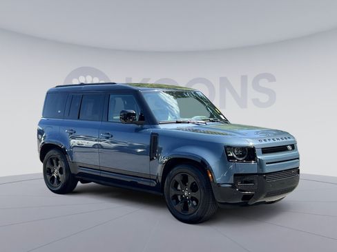 Used 2022 Land Rover Defender 110 X-Dynamic HSE AWD/4WD image 2