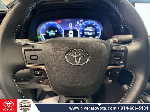 Certified 2024 Toyota Crown AWD/4WD image 20