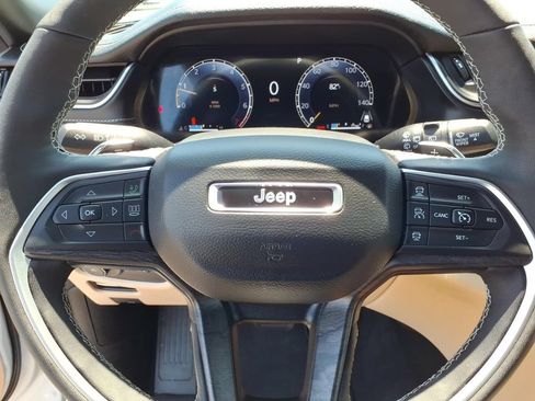 Used 2025 Jeep Grand Cherokee L Limited w/ Trailer Tow Package AWD/4WD image 5