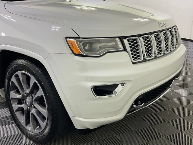 Used 2017 Jeep Grand Cherokee Overland AWD/4WD image 8