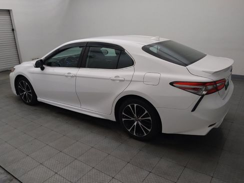 Used 2019 Toyota Camry SE FWD image 3