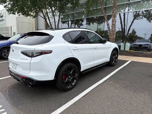 Used 2024 Alfa Romeo Stelvio Veloce AWD/4WD image 8