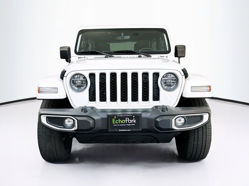 Used 2021 Jeep Wrangler Sahara image 2