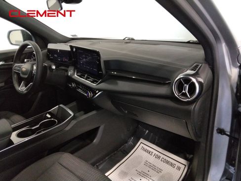 Used 2025 Chevrolet Equinox LT image 43