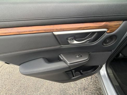 Used 2019 Honda CR-V Touring image 22