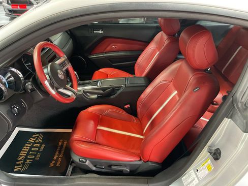 Used 2013 Ford Mustang GT Premium image 22