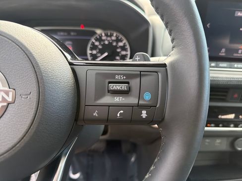 Used 2023 Nissan Rogue SV w/ SV Premium B Package FWD image 24