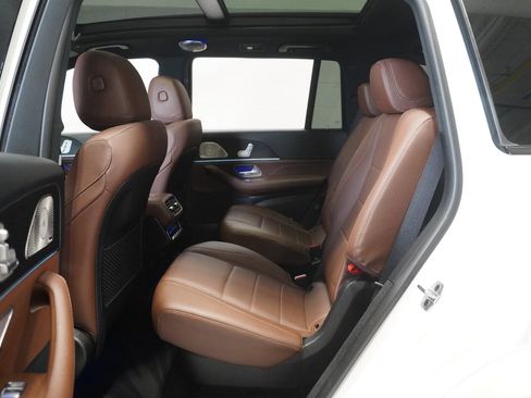Used 2024 Mercedes-Benz GLS 450 4MATIC image 13