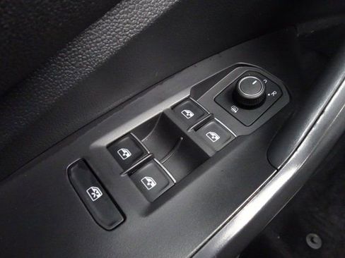 Used 2022 Volkswagen Jetta SE image 27