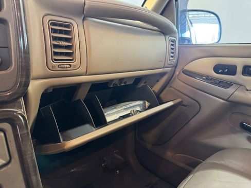 Used 2004 GMC Yukon XL Denali image 21