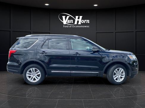 Used 2019 Ford Explorer XLT w/ Equipment Group 202A AWD/4WD image 8